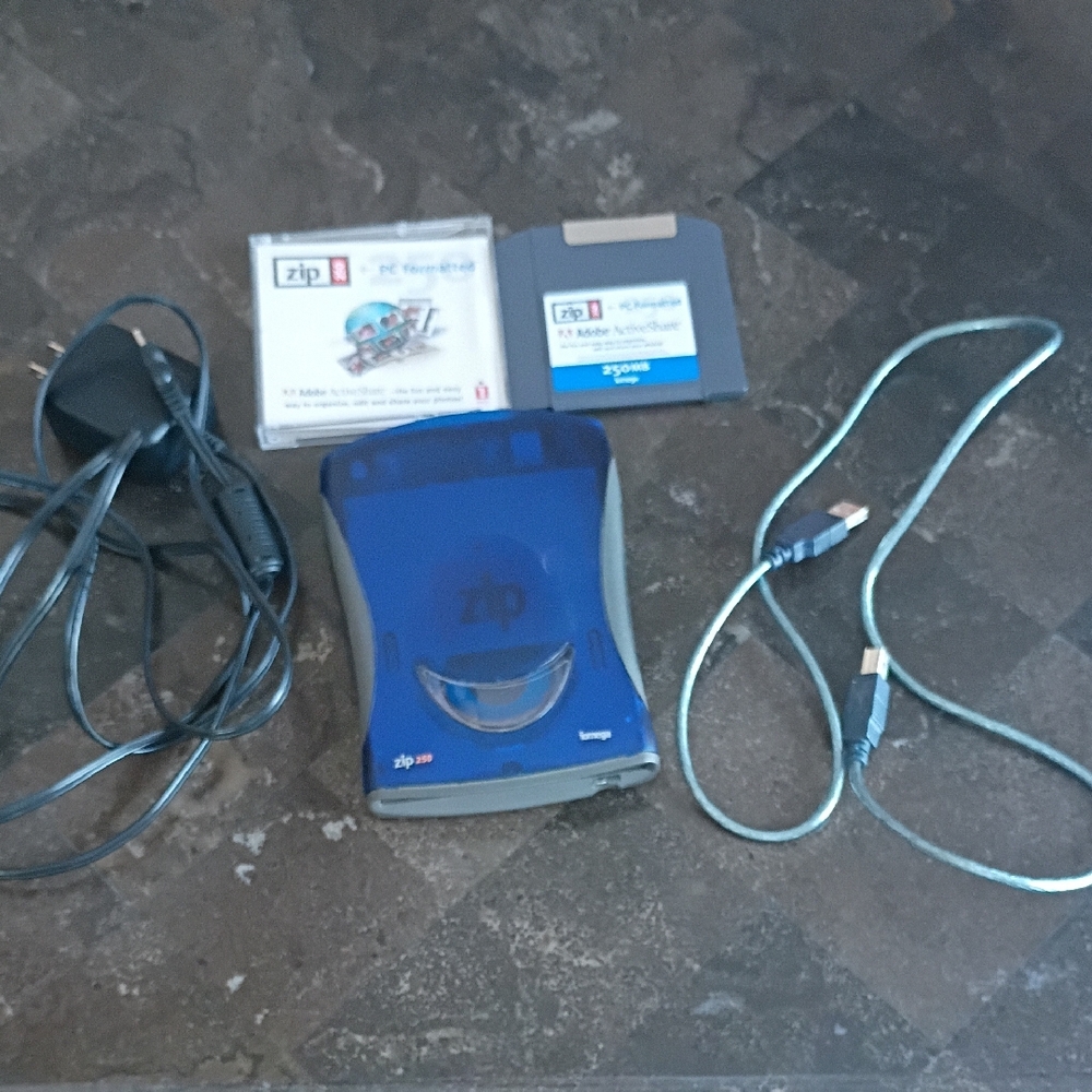 Iomega Zip Drive 250 with Adobe Active Share Disk And Cables